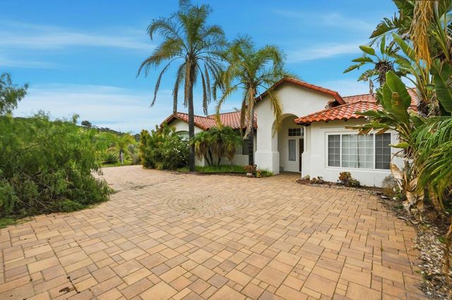 31732 Tracy Lyn Dr, Valley Center, CA 92082