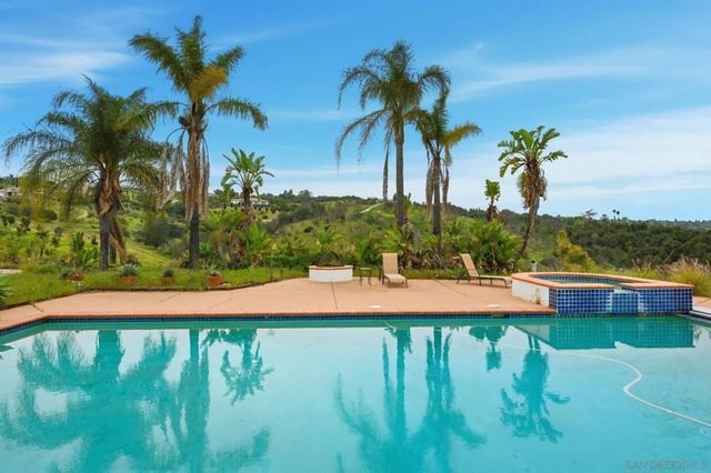 31732 Tracy Lyn Dr, Valley Center, CA 92082