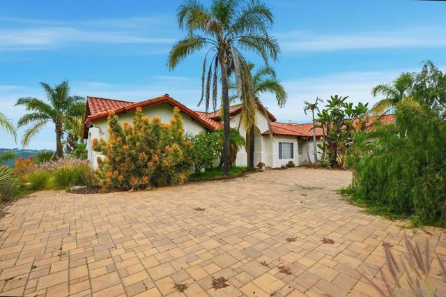 31732 Tracy Lyn Dr, Valley Center, CA 92082