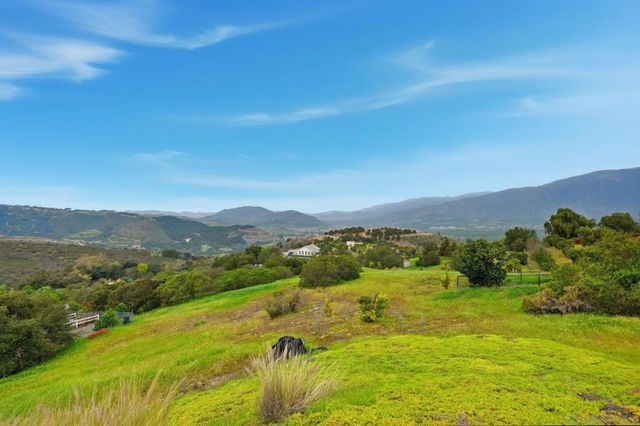 31732 Tracy Lyn Dr, Valley Center, CA 92082