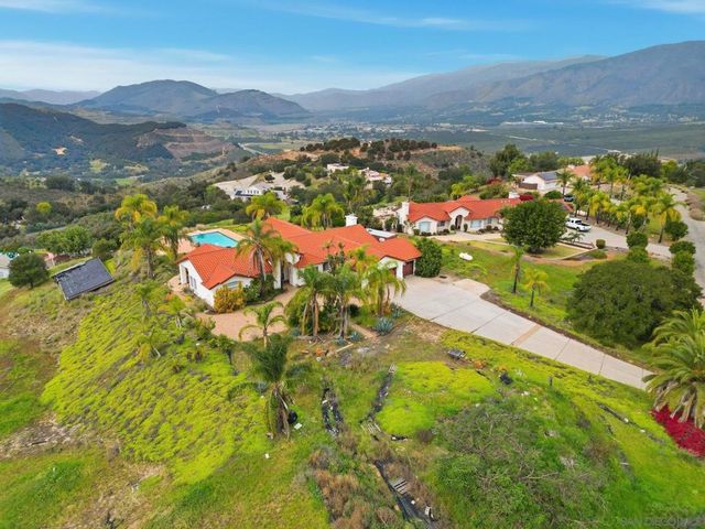 31732 Tracy Lyn Dr, Valley Center, CA 92082