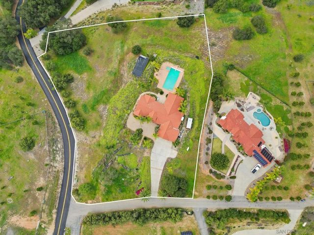 31732 Tracy Lyn Dr, Valley Center, CA 92082