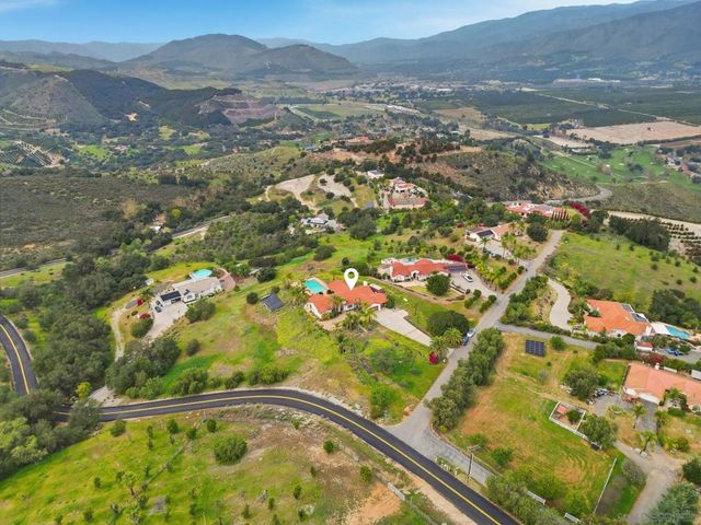 31732 Tracy Lyn Dr, Valley Center, CA 92082