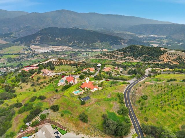 31732 Tracy Lyn Dr, Valley Center, CA 92082