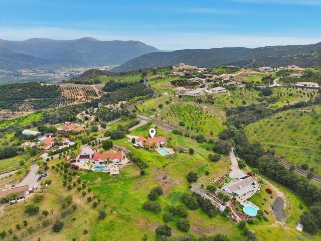 31732 Tracy Lyn Dr, Valley Center, CA 92082