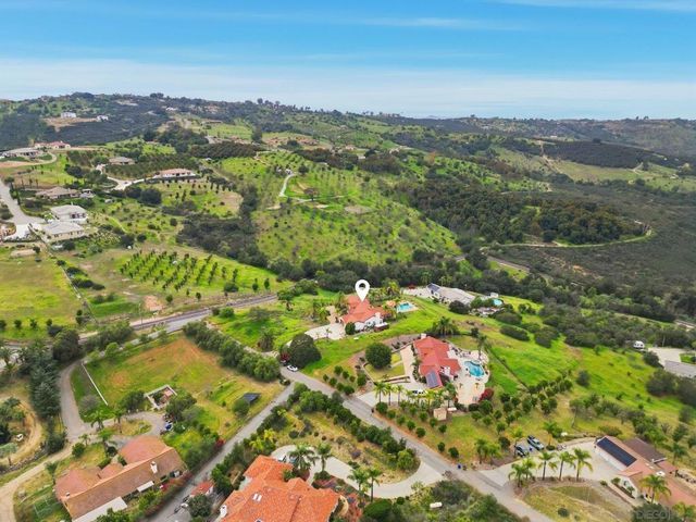 31732 Tracy Lyn Dr, Valley Center, CA 92082