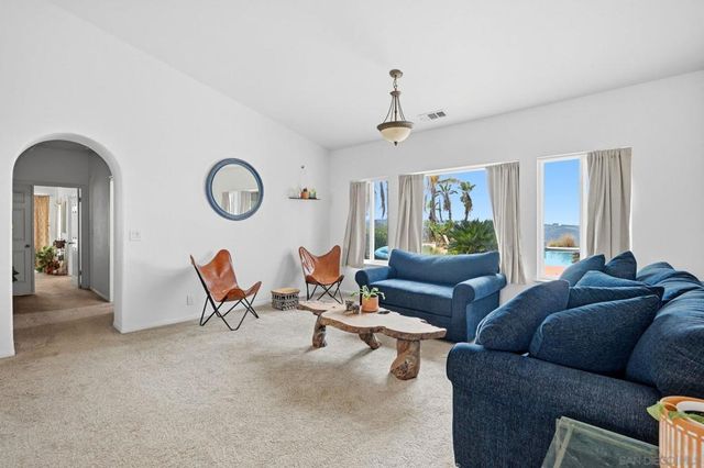 31732 Tracy Lyn Dr, Valley Center, CA 92082