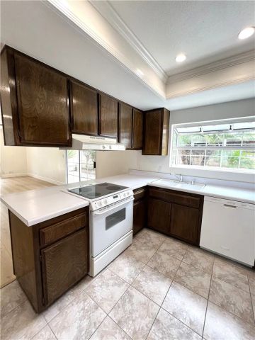 1319 Paseo Encinas, San Dimas, CA 91773