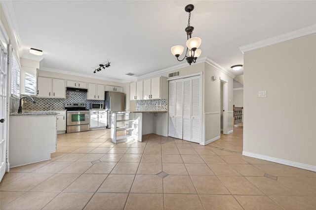 11608 Village Place Drive 334, Houston, TX 77077