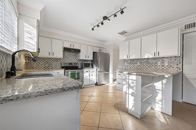 11608 Village Place Drive 334, Houston, TX 77077