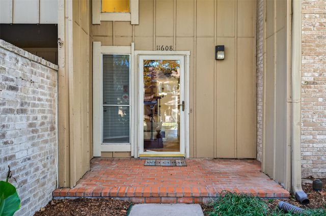 11608 Village Place Drive 334, Houston, TX 77077