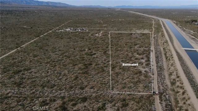 26000 Avenue W, Llano, CA 93544