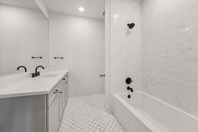 5655 Brazos Bow Way, Washington, TX 77880