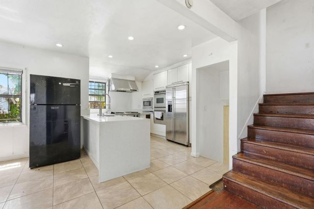 2570 61st Avenue, Oakland, CA 94605