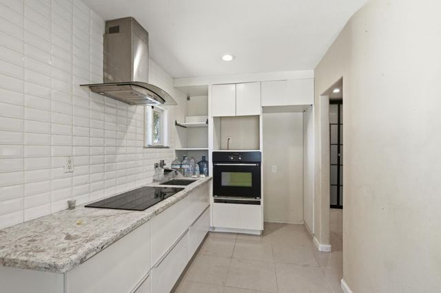 2570 61st Avenue, Oakland, CA 94605