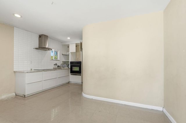 2570 61st Avenue, Oakland, CA 94605