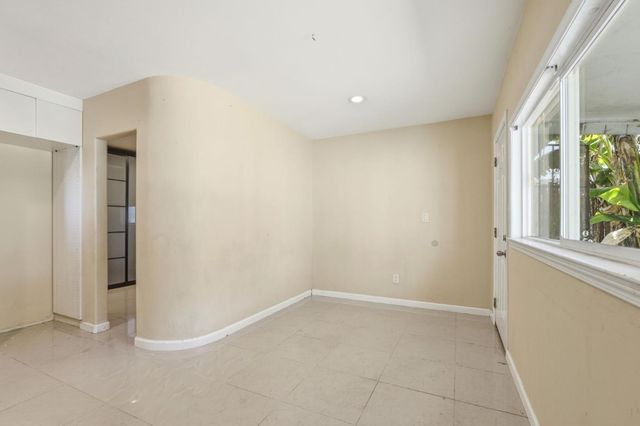 2570 61st Avenue, Oakland, CA 94605