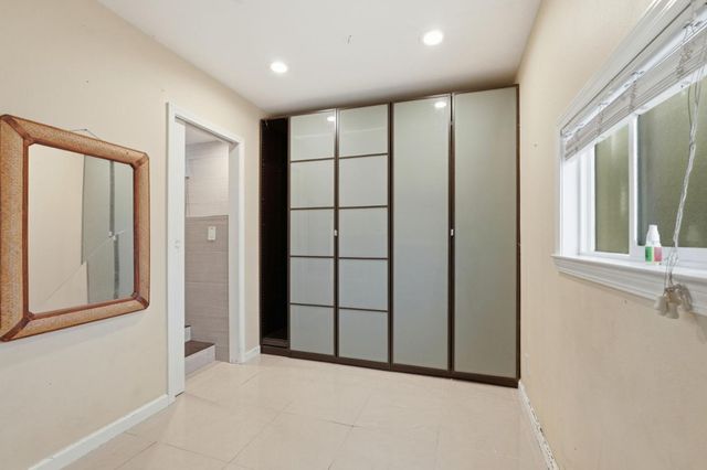 2570 61st Avenue, Oakland, CA 94605