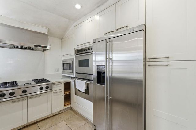 2570 61st Avenue, Oakland, CA 94605