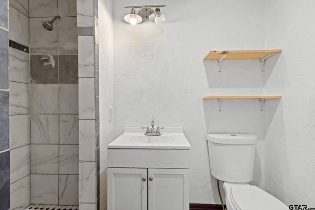 338 County Road 3010, Mt Pleasant, TX 75455