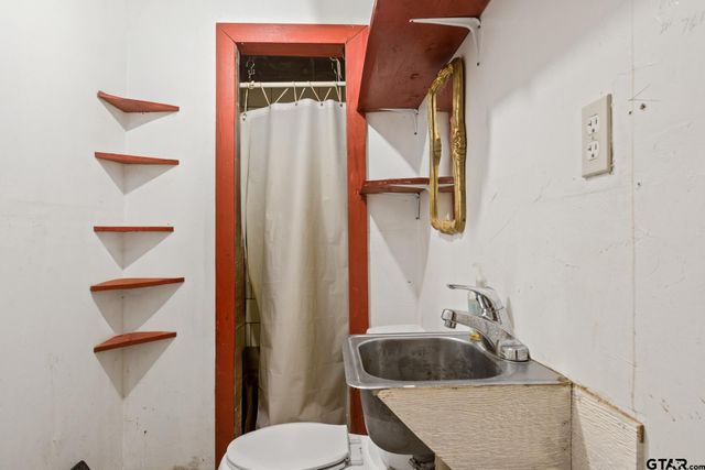 338 County Road 3010, Mt Pleasant, TX 75455