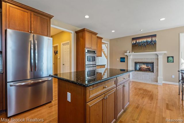 54878 Grenelefe Circle, South Lyon, MI 48178