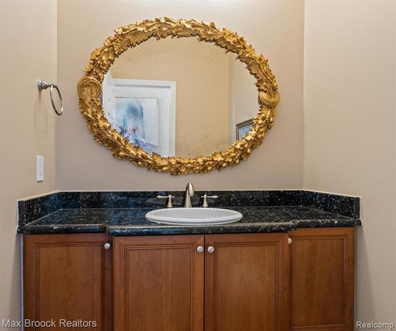 54878 Grenelefe Circle, South Lyon, MI 48178