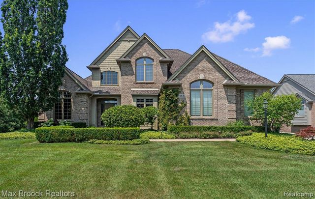 54878 Grenelefe Circle, South Lyon, MI 48178
