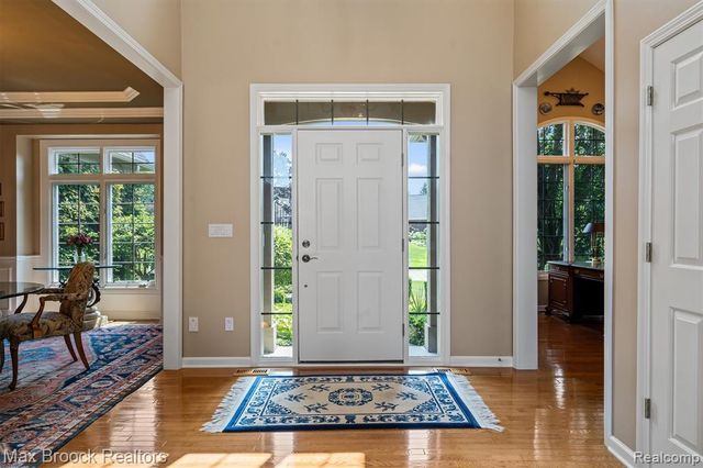 54878 Grenelefe Circle, South Lyon, MI 48178