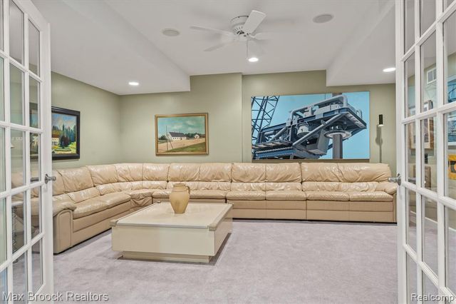 54878 Grenelefe Circle, South Lyon, MI 48178