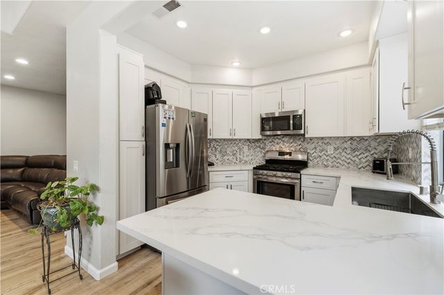 30341 Marigold, Castaic, CA 91384