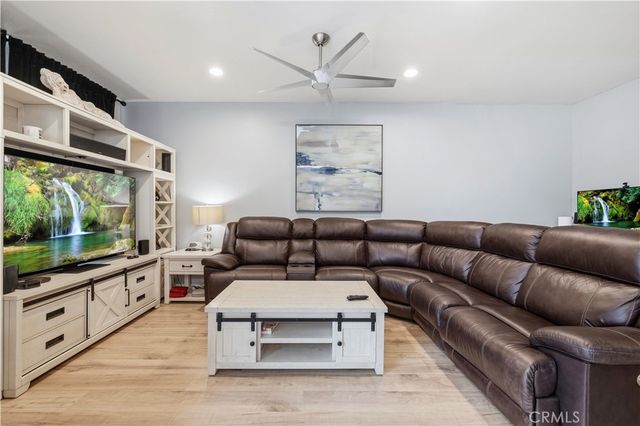 30341 Marigold, Castaic, CA 91384
