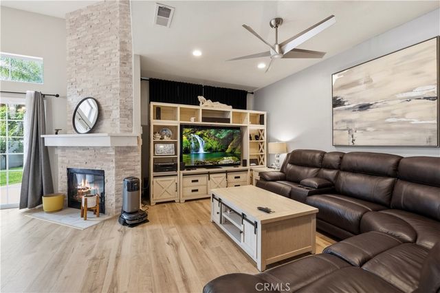 30341 Marigold, Castaic, CA 91384