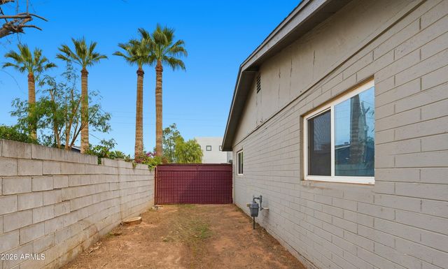 3011 E YALE Street, Phoenix, AZ 85008