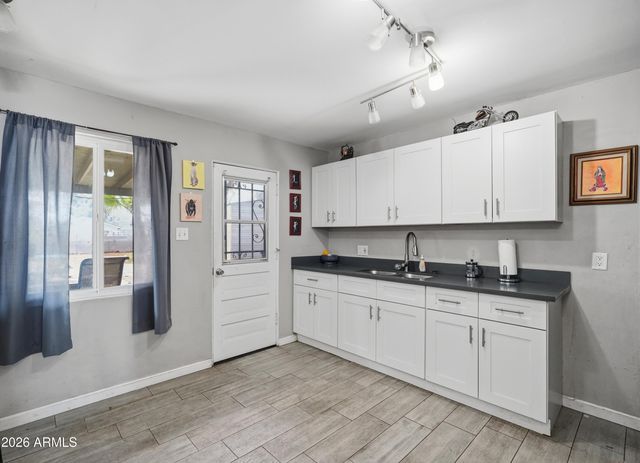 3011 E YALE Street, Phoenix, AZ 85008