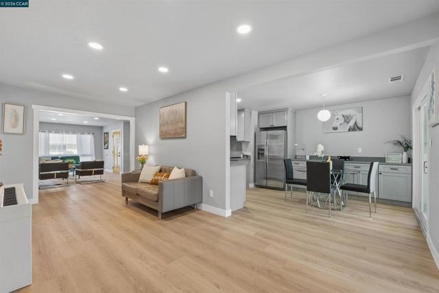 734 Warford Ave, Vallejo, CA 94591