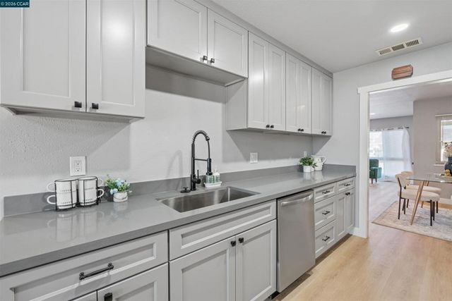 734 Warford Ave, Vallejo, CA 94591