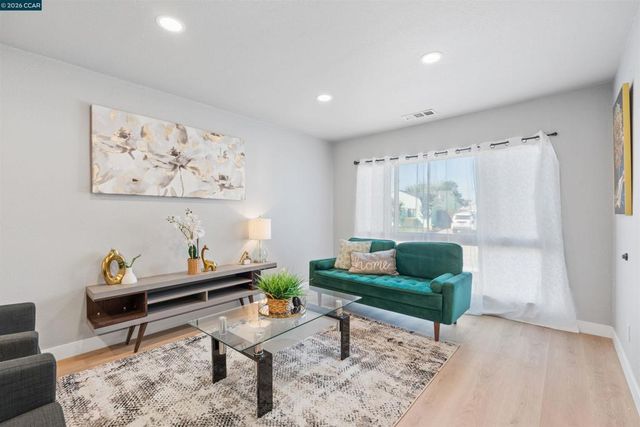 734 Warford Ave, Vallejo, CA 94591