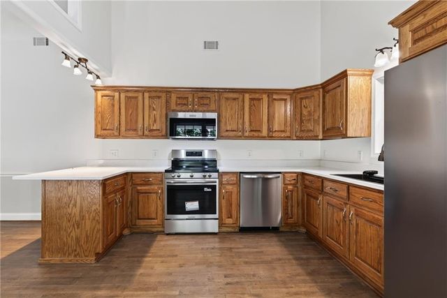 825 Rue Fluer De Lis, Lavonia, GA 30553