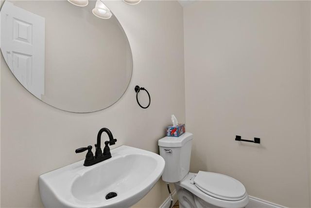 825 Rue Fluer De Lis, Lavonia, GA 30553
