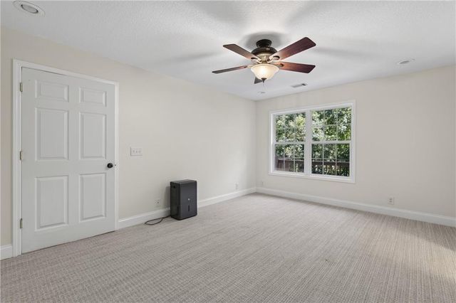 825 Rue Fluer De Lis, Lavonia, GA 30553