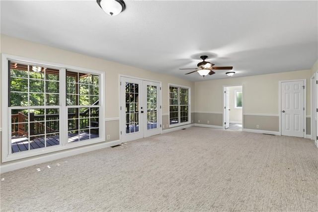 825 Rue Fluer De Lis, Lavonia, GA 30553