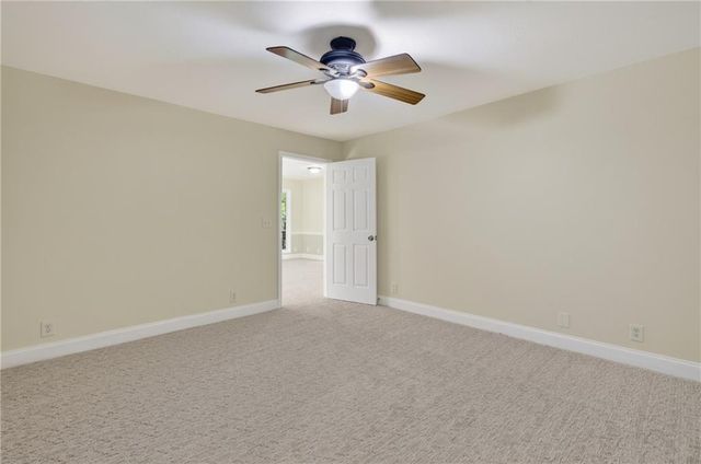 825 Rue Fluer De Lis, Lavonia, GA 30553