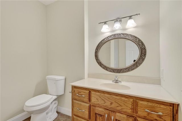 825 Rue Fluer De Lis, Lavonia, GA 30553