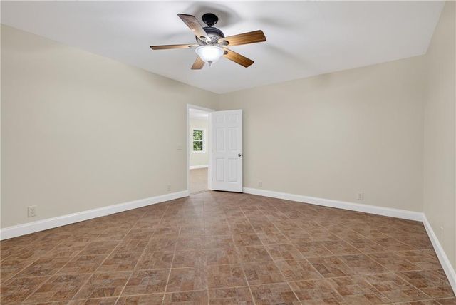 825 Rue Fluer De Lis, Lavonia, GA 30553