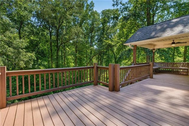 825 Rue Fluer De Lis, Lavonia, GA 30553