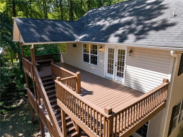 825 Rue Fluer De Lis, Lavonia, GA 30553