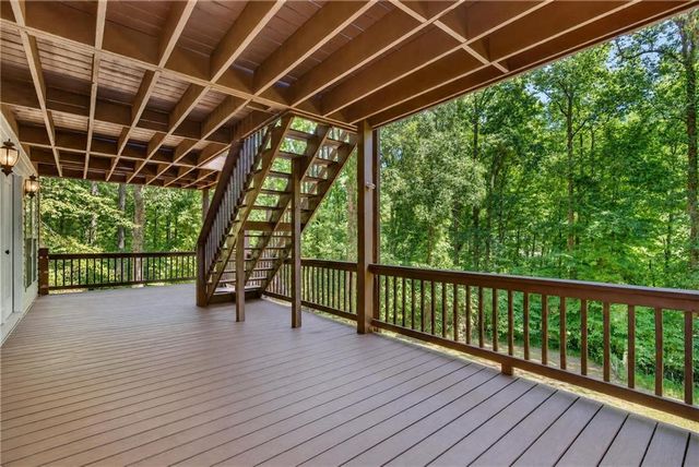 825 Rue Fluer De Lis, Lavonia, GA 30553