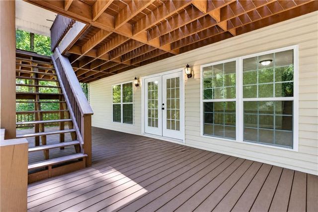 825 Rue Fluer De Lis, Lavonia, GA 30553