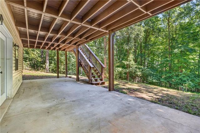 825 Rue Fluer De Lis, Lavonia, GA 30553